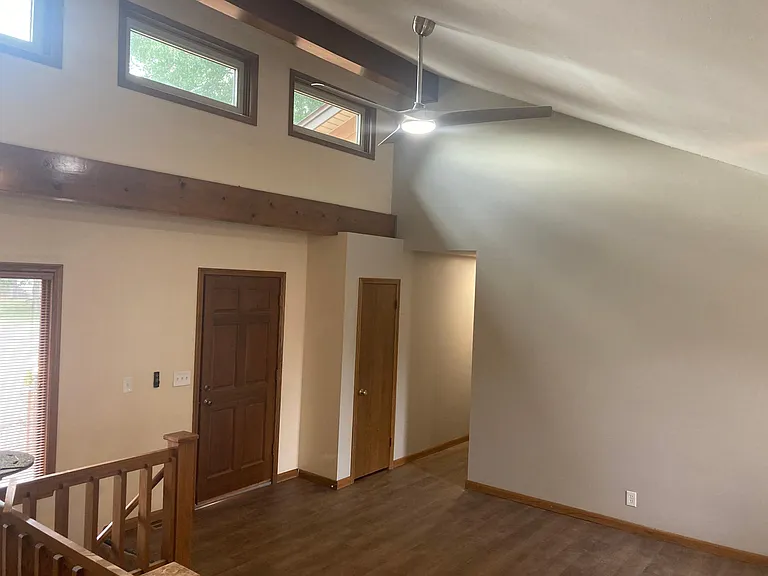 1511 N Lark Ln — Photo 6