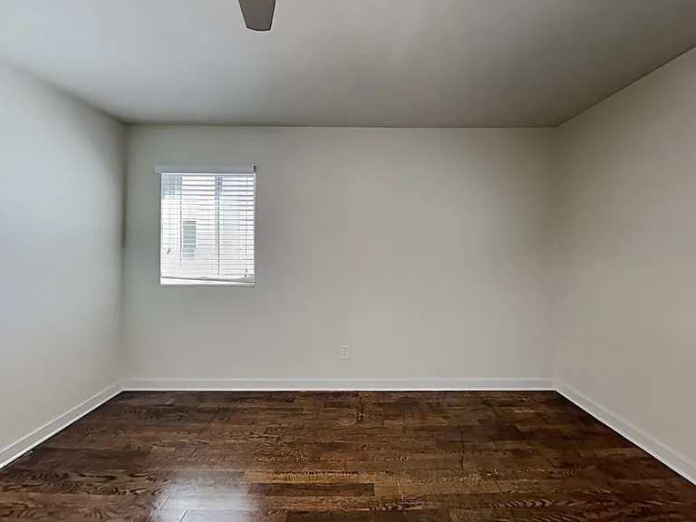 880 N Highland Ave NE #B4 — Photo 10