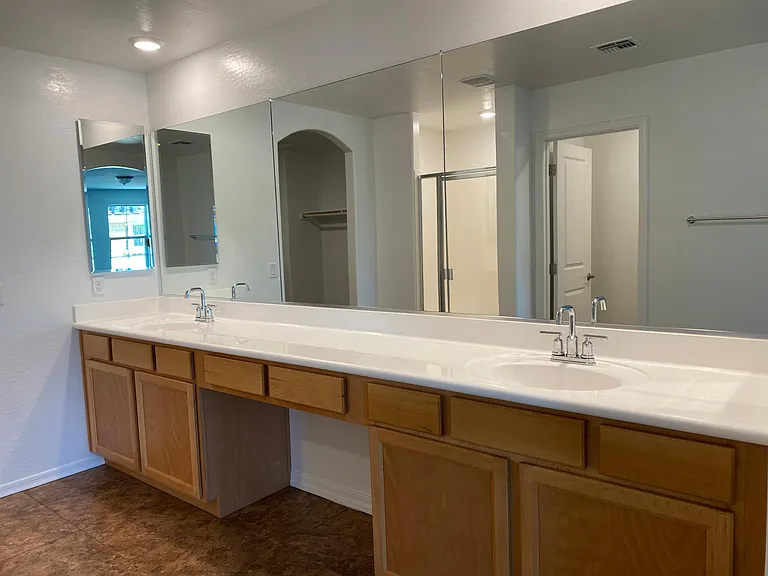 9009 W Jefferson St — Photo 12