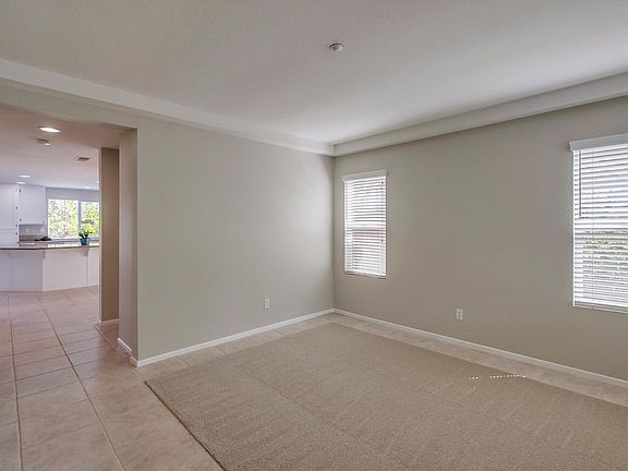 3rd image of 1727 Creekside Ln