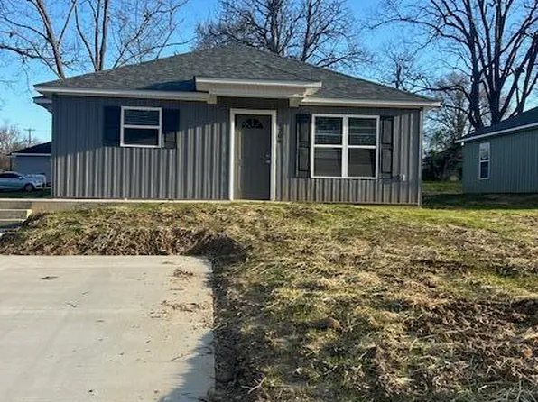 1706 Harris St, Dyersburg, TN 38024