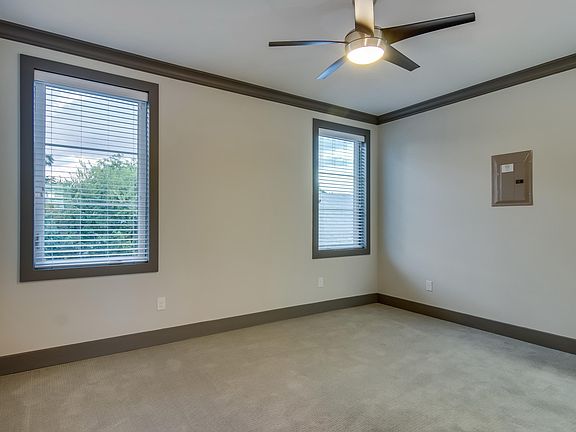 3rd image of 516 E Ashby Pl #103