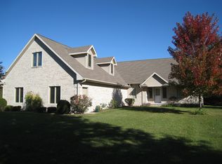 4056 Airport Rd, Oconto, WI 54153