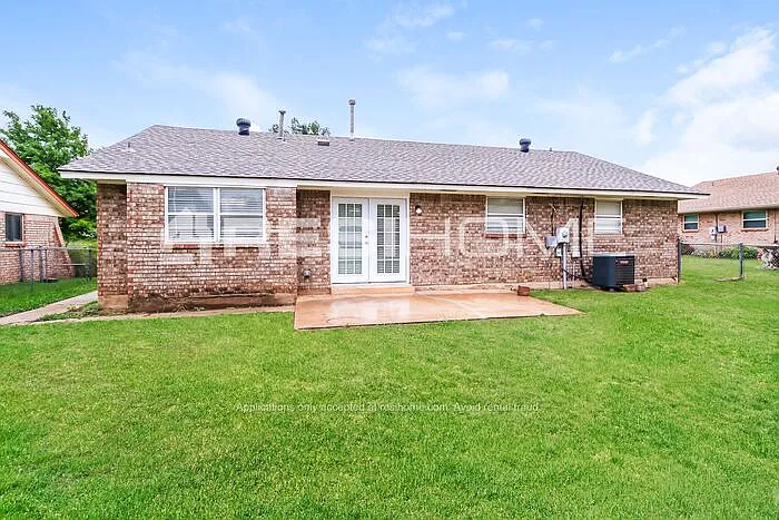 613 Howard Ct — Photo 14