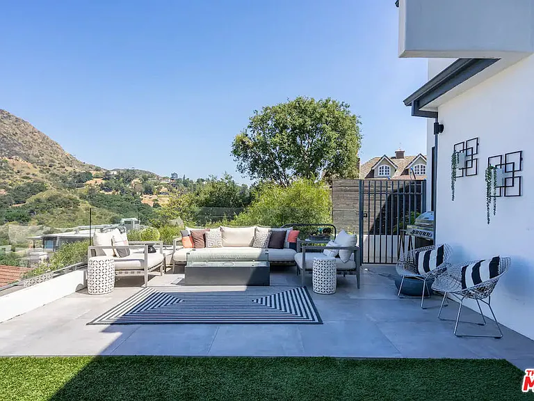 3437 Troy Dr — Photo 43