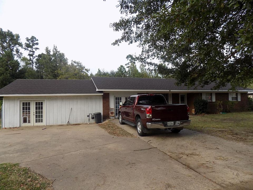 1st image of 221 Lakeshore Dr