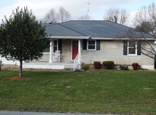 627 Shawnee Dr, Campbellsville, KY 42718