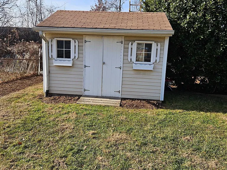 5350 Ravensworth Rd — Photo 98