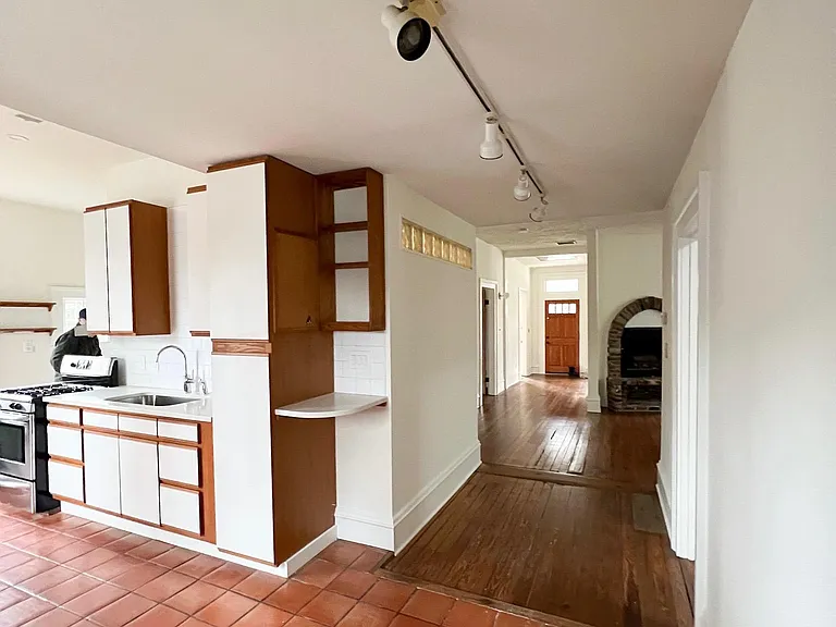 Glenwood Ave SE — Photo 12