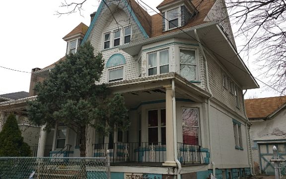 2nd image of 670-674 E 27th St