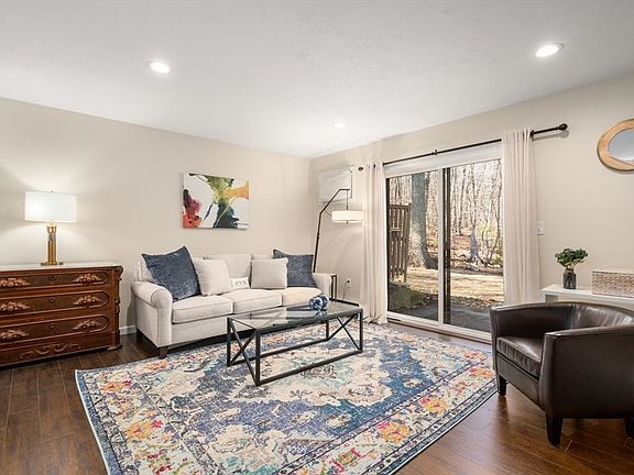 5th image of 165 Highwood Dr Unit 165