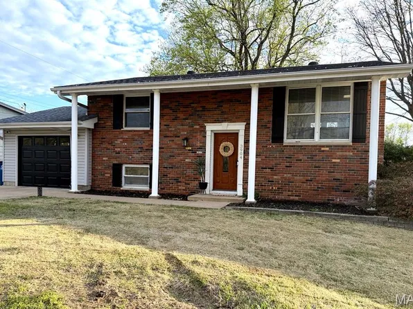 3904 Dunn Rd, Hazelwood, MO 63042