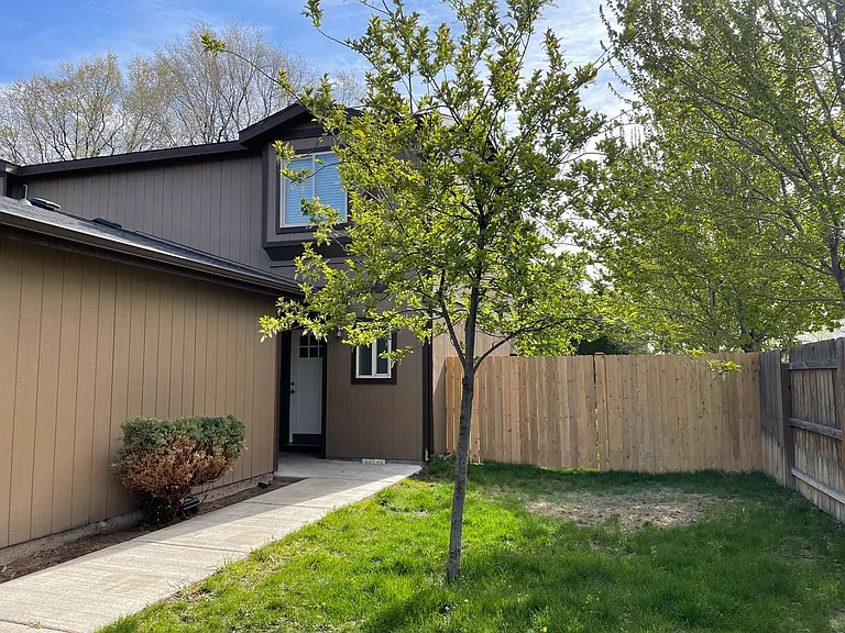 2486 SW Timber View Ct — Photo 1