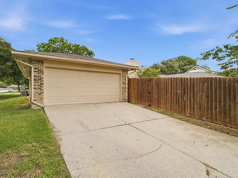 1830 Tiburon Bnd — Photo 22