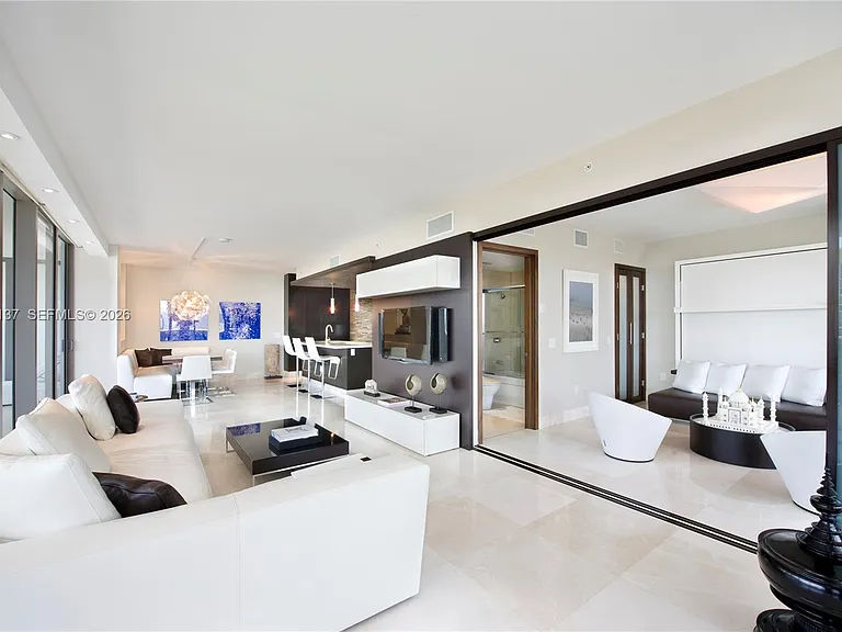 5875 Collins Ave #1008 — Photo 5