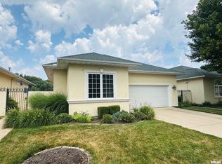 5606 W Grande Cir, Peoria, IL 61615