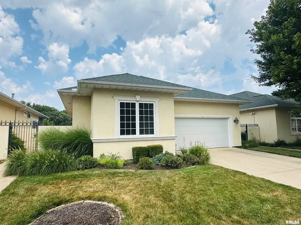 5606 W Grande Cir, Peoria, IL 61615