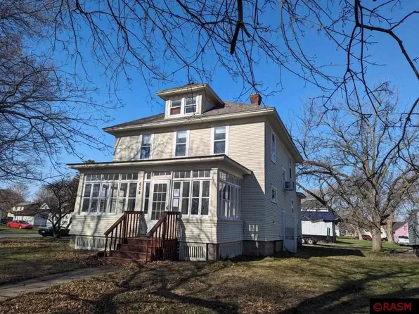 604 N Carver St, Winthrop, MN 55396