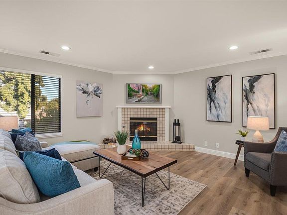 4th image of 1870 Market St APT 7