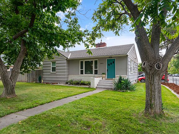 4th image of 3011 W Hood Ave