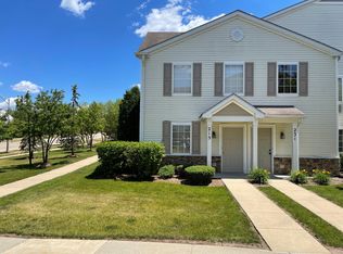 215 Silverstone Dr, Carpentersville, IL 60110