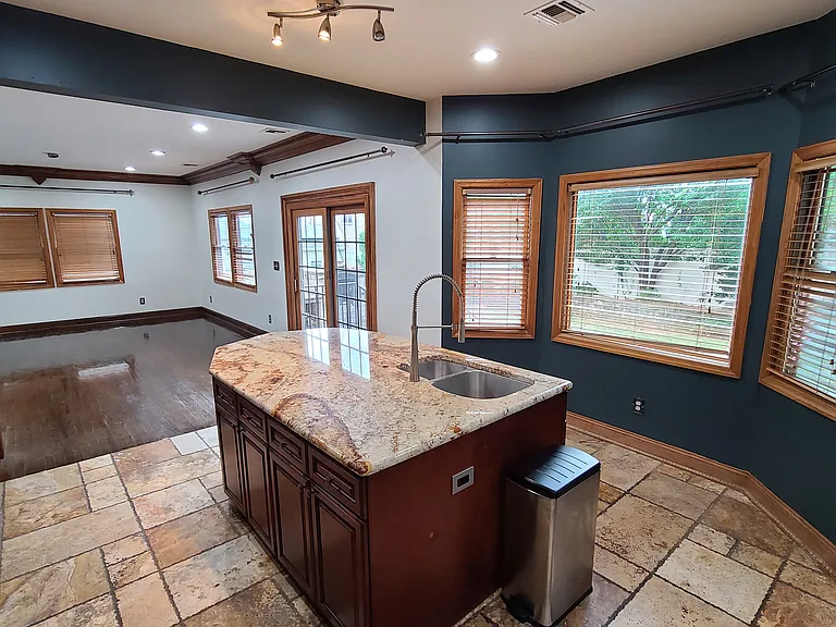 526 Moonachie Ave — Photo 12