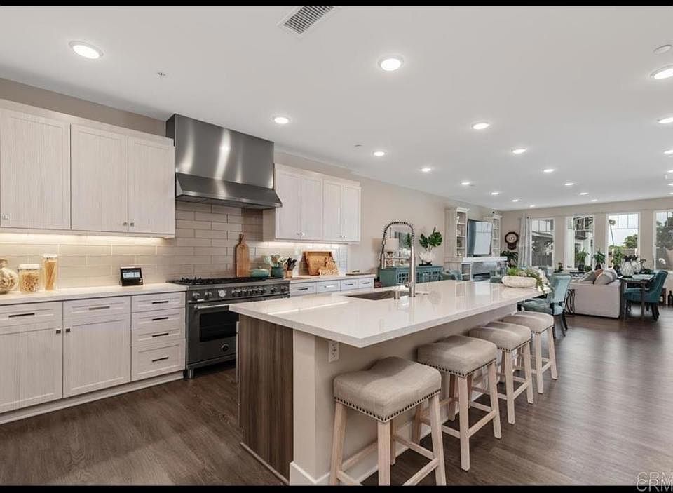 1st image of 800 Grand Ave #105