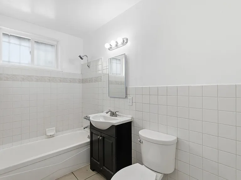 534-536 E Hyde Park Pl — Photo 10