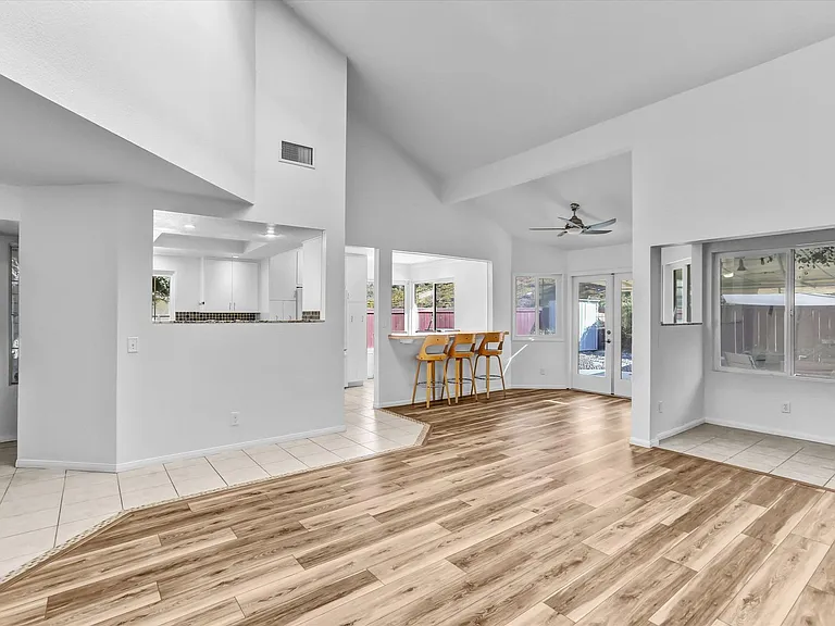 8177 Mission Vista Dr — Photo 9