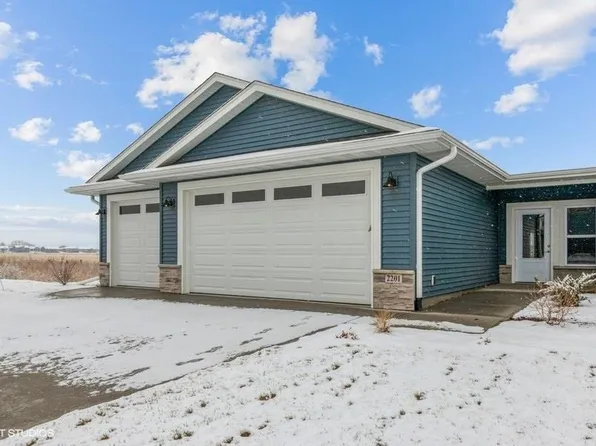 2185 Oak Terrace Ave, North Liberty, IA 52317