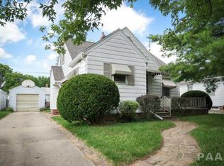 1213 E Fairoaks Ave, Peoria, IL