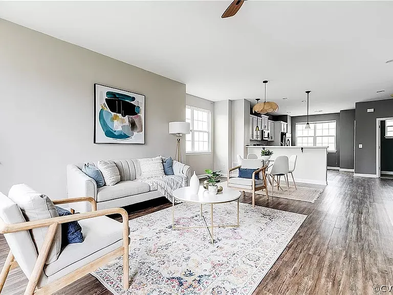 4827 Sapphire Dr — Photo 4