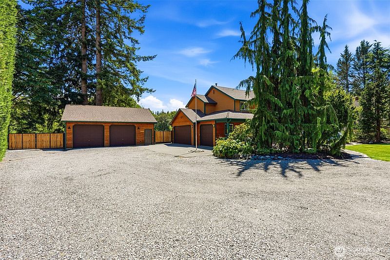 3rd image of 1615 Russell Road