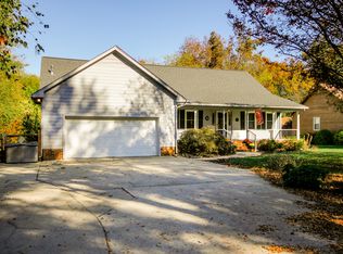 8436 Pin Oak Ct, Harrisburg, NC 28075