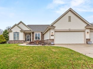 1909 Foxcroft LANE, Waukesha, WI