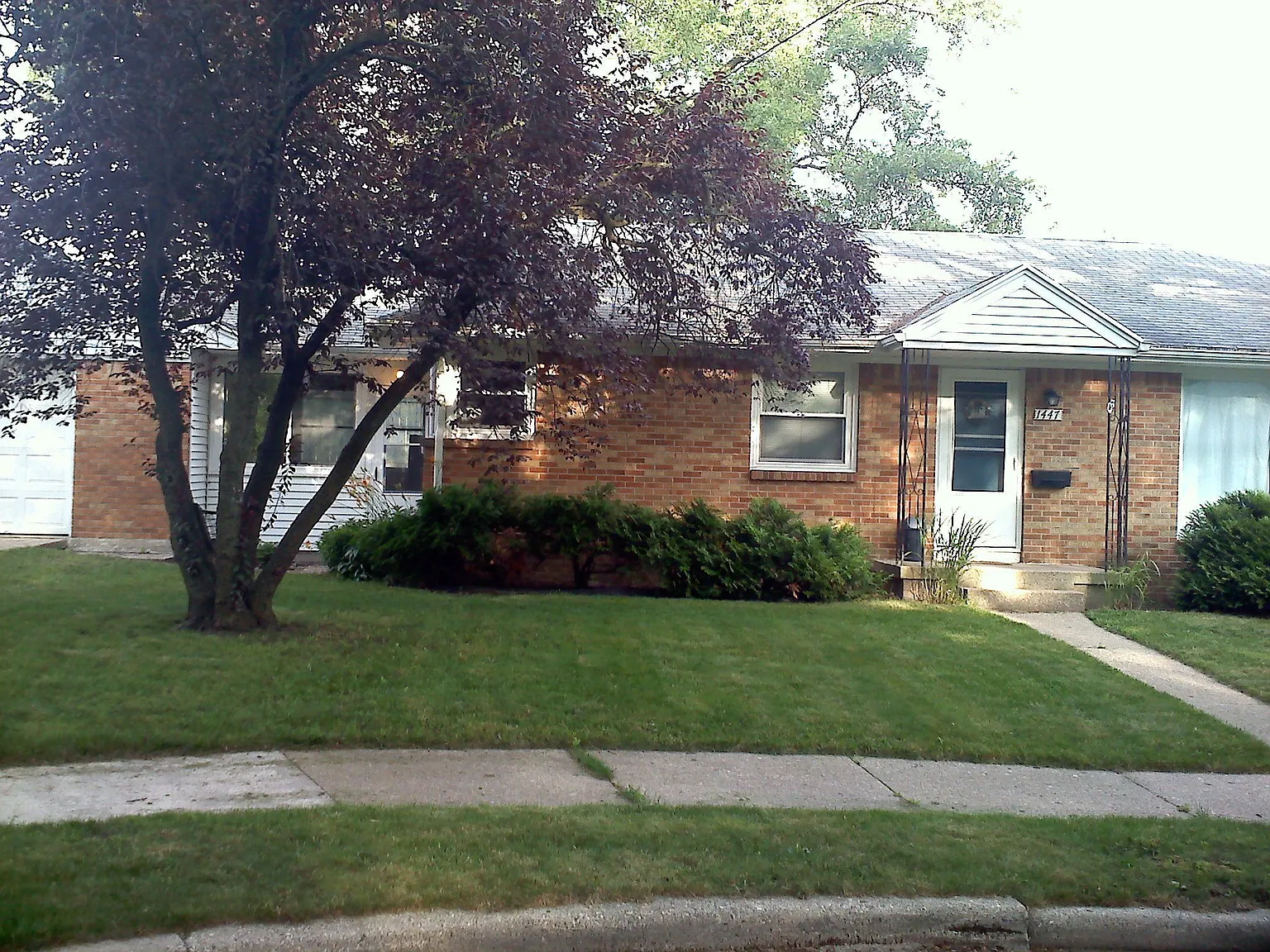 1447 Strathmoor Ave SE photo 1