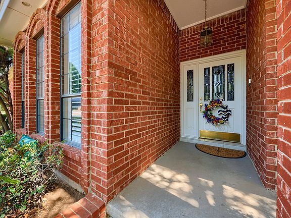 2nd image of 3403 Meadowridge Ln