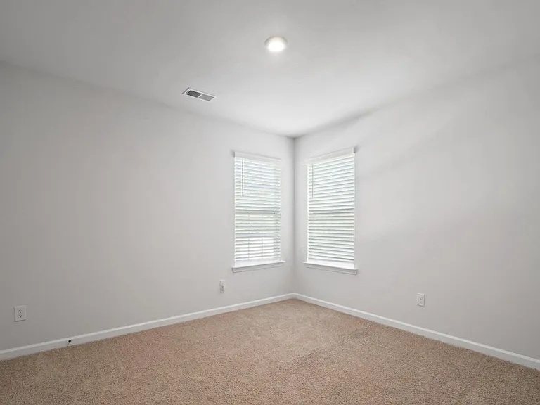 2132 Highland Knoll Dr — Photo 29