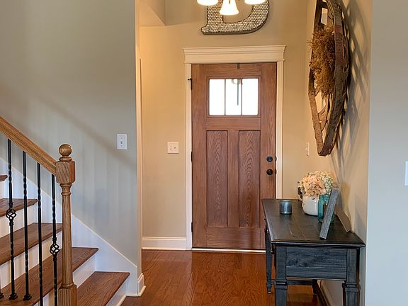 4th image of 99 Westfield Pl