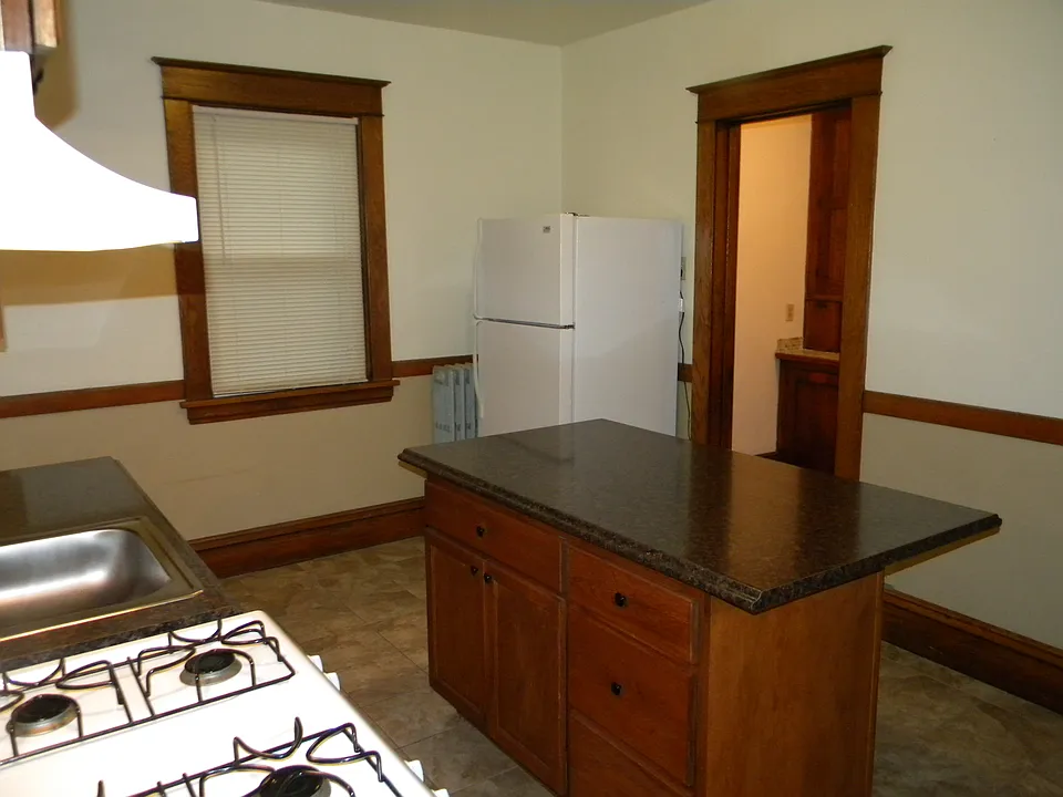 742 Buchanan St NE #1
