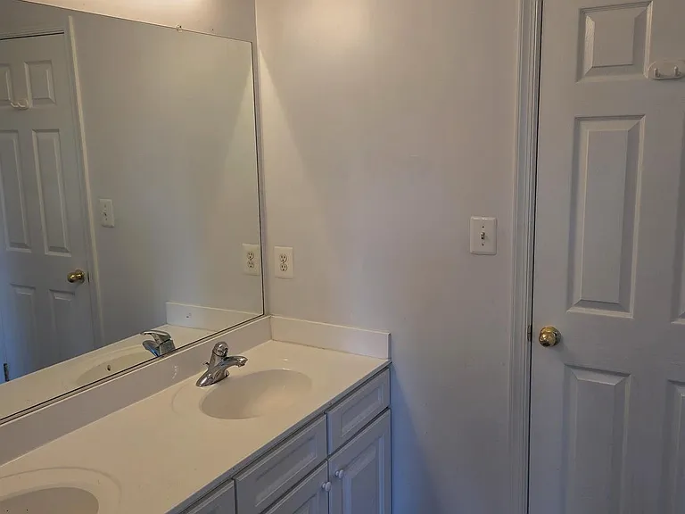 404 Pendleton Ln — Photo 16