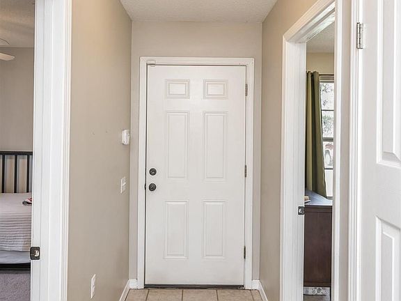 3rd image of 1629 Governors Dr