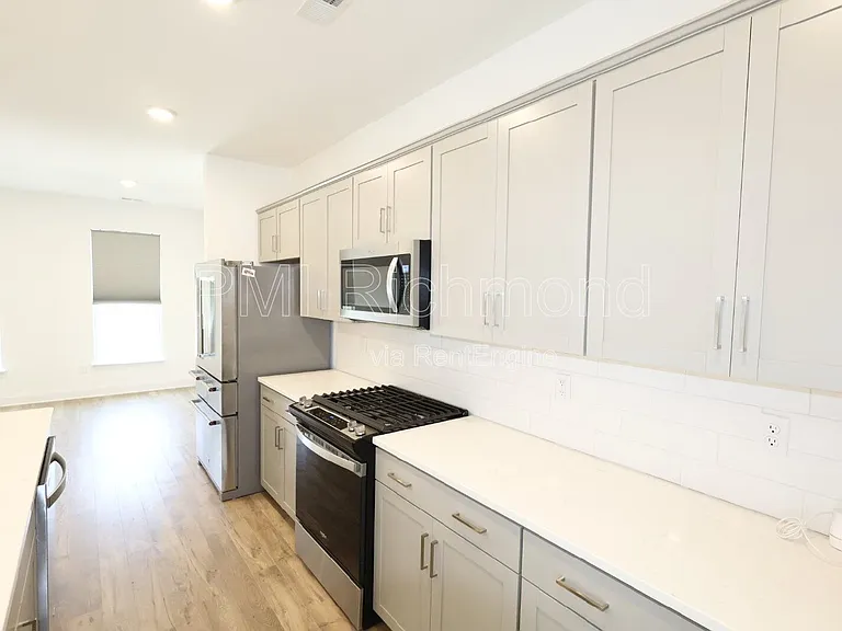 425 Randolph View Dr — Photo 20