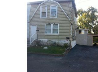 902 Main Ave, Croydon, PA 19021