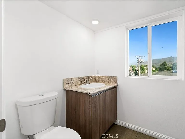 13710 W Foothill — Photo 15