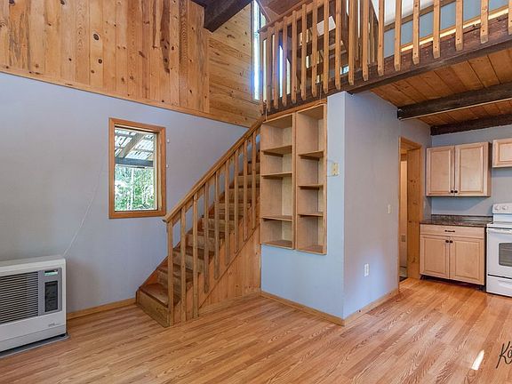 4th image of 2951 Guinevere Pl