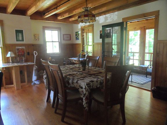 Large open dinning area