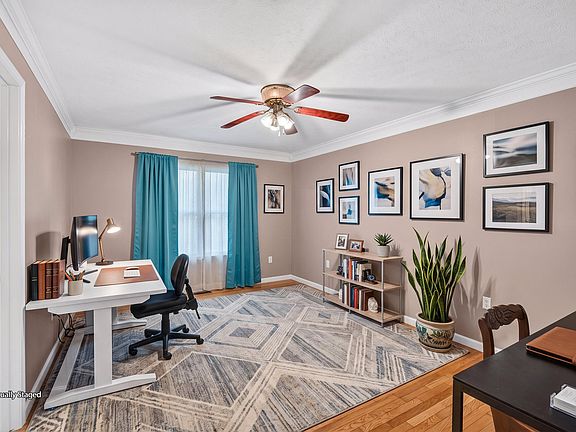 4th image of 1661 Boardwalk Cir