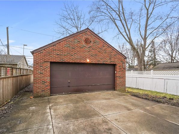 40 William St, Bedford, OH 44146