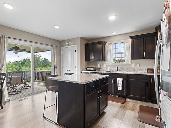 5th image of 887 Wild Elm Ct
